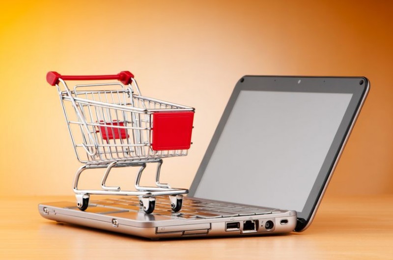 Online Shopping Hits Fresh High in 2022 on Travel Demand